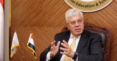 قرارات جمهورية بتعيين قيادات جامعية جديدة.. وزير التعليم العالي يكشف التفاصيل