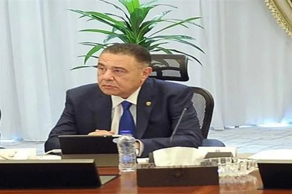 محافظ البحر الأحمر: رئيس الوزراء يتدخل بسرعة لحل مشكلة مياه الشرب في الغردقة محافظ البحر الأحمر: رئيس الوزراء يتدخل بسرعة لحل مشكلة مياه الشرب في الغردقة