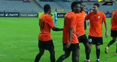 بيراميدز ضيفا ثقيلا على البنك الأهلي الليلة لتأمين صدارة الدوري