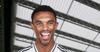 مليون و200 ألف يورو تحسم مشاركة أرنولد فى كأس العالم مع ريال مدريد