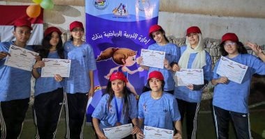 ألعاب وعروض رياضية بمعسكر المتميزات رياضيا فى مطروح.. صور