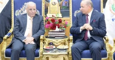 رئيس جامعة المنصورة يستقبل السفير العراقي لتعزيز سبل التعاون