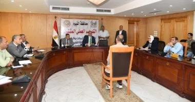 محافظ الفيوم يوجه بتوفير مساعدات مالية ومعاشات للحالات الأولى بالرعاية