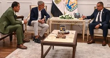 محافظ جنوب سيناء يبحث عددا من المشروعات البيئية لتحسين جودة الحياة