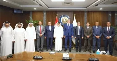 وزير البترول يبحث مع مجموعة موانئ أبوظبي سبل تعزيز التعاون المشترك