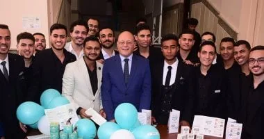 مستحضرات طبيعية لعلاج الاكزيما والصدفية والتهاب المفاصل بمشاريع تخرج طلاب بصيدلة سوهاج