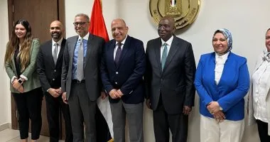 وزير الكهرباء يبحث مع وفد مؤسسة التمويل الدولية "iFC" سبل التعاون بالطاقة المتجددة