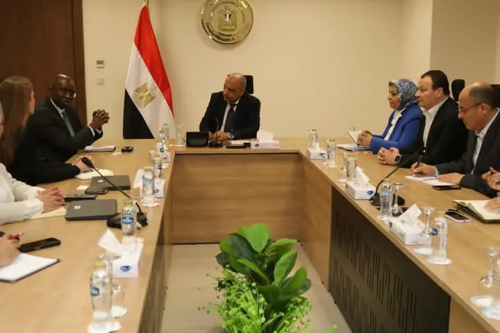 وزير الكهرباء يبحث مع "IFC" دعم مشروعات الطاقة المتجددة وتوسيع قدرات الشبكة القومية