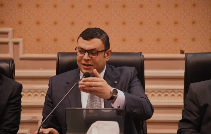 وزير الإسكان يتابع موقف تنفيذ المشروع السكني "ديارنا" المطروح للحجز حاليا بمدينة السادات