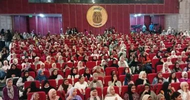 إقبال كبير من طلاب الثانوية العامة على محاضرات المراجعة النهائية المجانية بالأقصر