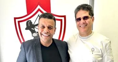 شاهد أول ظهور لأيمن الرمادي داخل الزمالك بعد توقيع عقد توليه قيادة الفريق