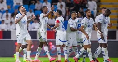 الرائد ضد الهلال.. الزعيم يتقدم 2-1 في شوط أول مثير بالدوري السعودي