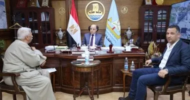 محافظ كفر الشيخ يناقش عدد من الملفات ومشاكل الدوائر مع أعضاء مجلسى النواب والشيوخ