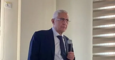 حاصل على الدكتوراة من السوربون.. من هو سفير مصر الجديد لدى فرنسا
