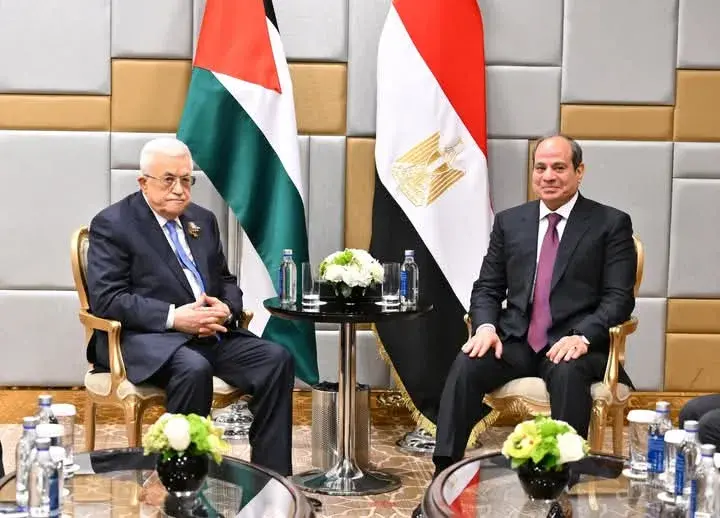 الرئيس السيسي يلتقي الرئيس الفلسطيني بموسكو على هامش الاحتفالات بيوم النصر