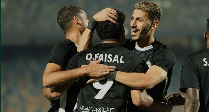 البنك الأهلي يهزم بيراميدز بأربعة أهداف لهدفين ويشعل سباق اللقب