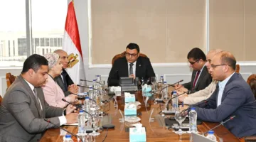 وزير الإسكان يتابع موقف الخدمات المقدمة للمواطنين من خلال البوابة الإلكترونية لهيئة المجتمعات العمرانية الجديدة
