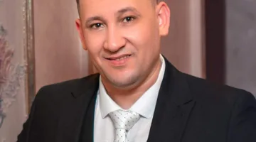 “غراب”: ترامب يعود إلى الخليج بحثًا عن تعويضات اقتصادية لتعويض خسائر الولايات المتحدة