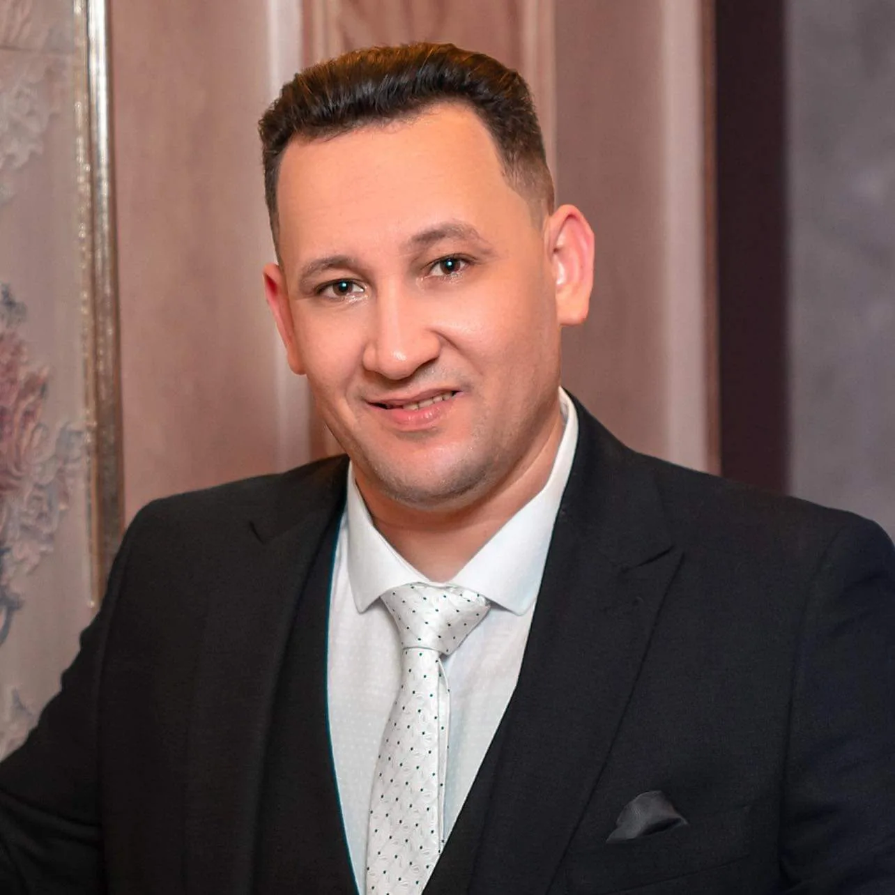 “غراب”: ترامب يعود إلى الخليج بحثًا عن تعويضات اقتصادية لتعويض خسائر الولايات المتحدة “غراب”: ترامب يعود إلى الخليج بحثًا عن تعويضات اقتصادية لتعويض خسائر الولايات المتحدة