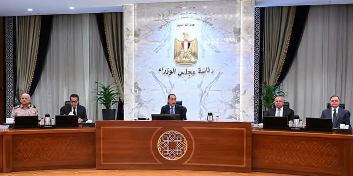 رئيس الوزراء: تعزيز الصناعات في المنطقة الاقتصادية لقناة السويس يتيح فرص التصدير للأسواق العالمية
