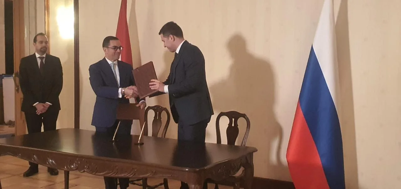 مصر وروسيا توقّعان اتفاقية الدورة الخامسة عشر للجنة المشتركة لتعزيز التعاون الاقتصادي والعلمي. مصر وروسيا توقّعان اتفاقية الدورة الخامسة عشر للجنة المشتركة لتعزيز التعاون الاقتصادي والعلمي.