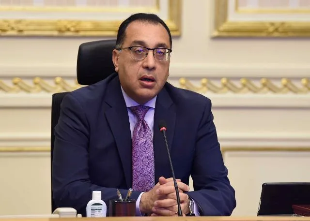 رئيس الوزراء يقوم بجولة تفقدية في منجم السكري للذهب بمرسى علم رئيس الوزراء يقوم بجولة تفقدية في منجم السكري للذهب بمرسى علم