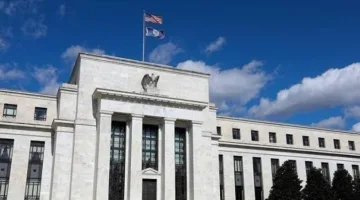 الفيدرالي الأمريكي يعتزم خفض عدد موظفيه بنسبة 10% خلال السنتين القادمتين.