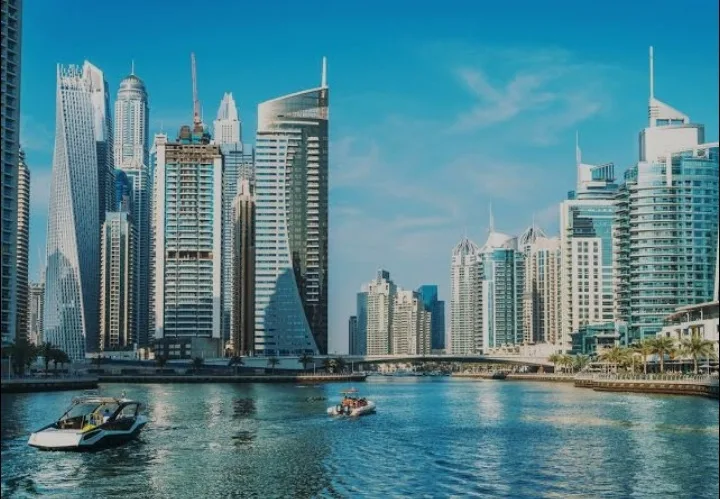 “دبي القابضة” تسعى لجمع 2.145 مليار درهم من الاكتتاب الأول لصندوق استثمار عقاري تابع لها “دبي القابضة” تسعى لجمع 2.145 مليار درهم من الاكتتاب الأول لصندوق استثمار عقاري تابع لها