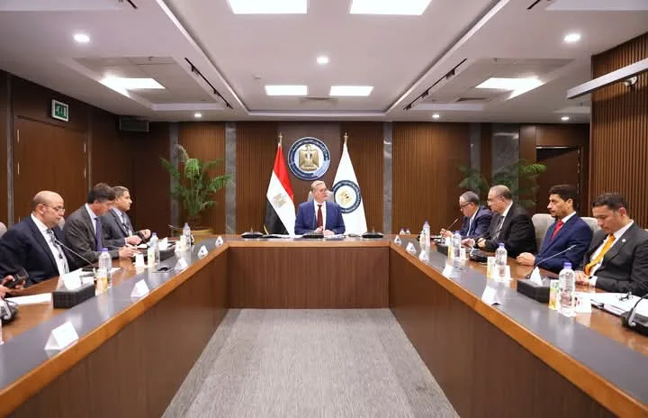 وزير البترول: ضرورة تعزيز الاستفادة من خبرات تطبيق الذكاء الاصطناعي في إدارة العمليات الحقلية وزير البترول: ضرورة تعزيز الاستفادة من خبرات تطبيق الذكاء الاصطناعي في إدارة العمليات الحقلية