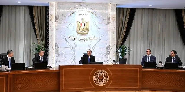 رئيس الوزراء يرحب بعضو المكتب السياسي وأمين الأمانة العامة للجنة المركزية للحزب الشيوعي الصيني رئيس الوزراء يرحب بعضو المكتب السياسي وأمين الأمانة العامة للجنة المركزية للحزب الشيوعي الصيني
