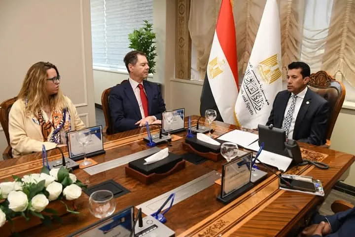 وزير الرياضة يجتمع بالسفير الإسباني وممثلي نادي فياريال لاستكشاف آفاق التعاون المشترك وزير الرياضة يجتمع بالسفير الإسباني وممثلي نادي فياريال لاستكشاف آفاق التعاون المشترك