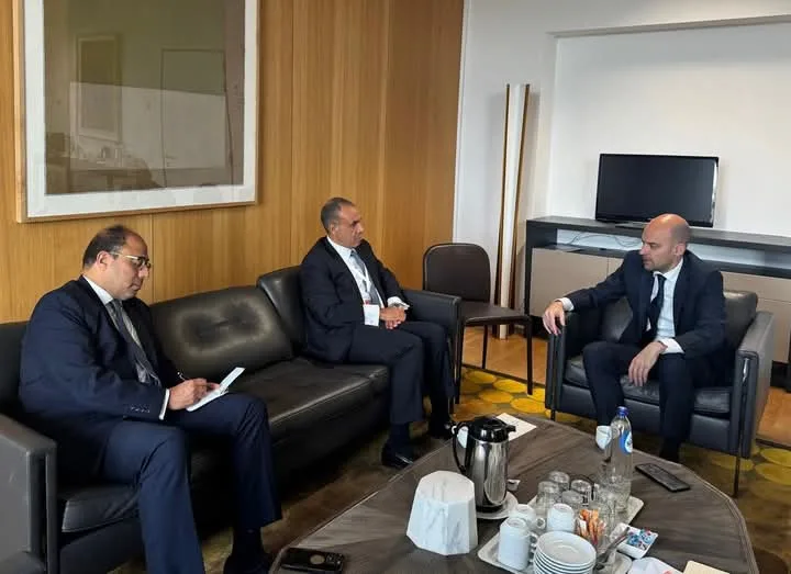 وزير الخارجية يجتمع مع نظيره الفرنسي في بروكسل لمناقشة تعزيز التعاون الاستراتيجي. وزير الخارجية يجتمع مع نظيره الفرنسي في بروكسل لمناقشة تعزيز التعاون الاستراتيجي.