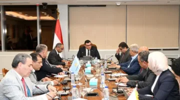 وزير الإسكان يراقب التقدم في مشروع تحلية المياه