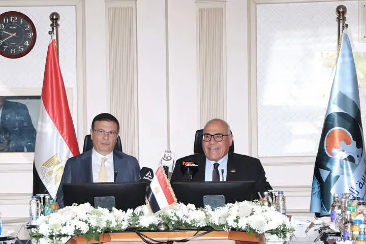 وزارة الزراعة والشركة العربية للتصنيع تبرمان اتفاقًا لإنتاج السماد العضوي من المخلفات النباتية والحيوانية وزارة الزراعة والشركة العربية للتصنيع تبرمان اتفاقًا لإنتاج السماد العضوي من المخلفات النباتية والحيوانية