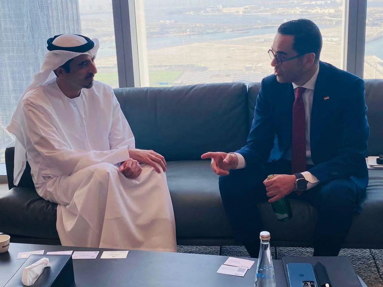 وزير الاستثمار يناقش مع العضو المنتدب لشركة مدن العقارية القابضة مستجدات مشروع رأس الحكمة. وزير الاستثمار يناقش مع العضو المنتدب لشركة مدن العقارية القابضة مستجدات مشروع رأس الحكمة.
