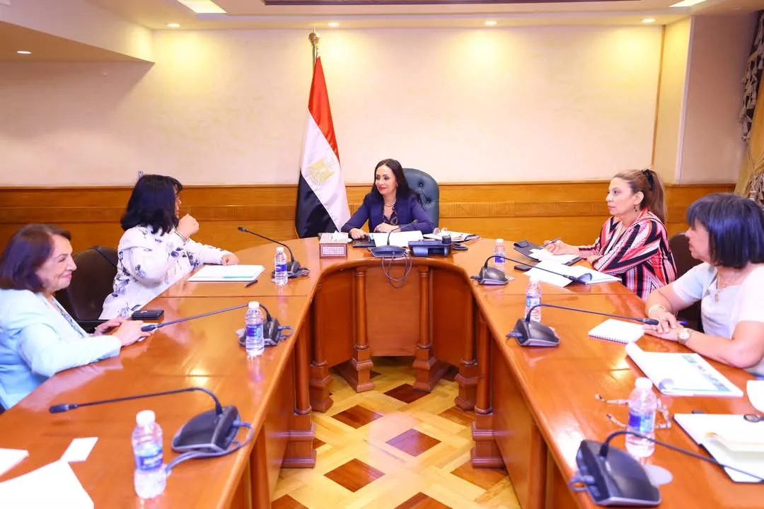 وزيرة التضامن تناقش تعزيز التعاون بين صندوق دعم الصناعات الريفية والبيئية ومؤسسة دلتا لريادة الأعمال المجتمعية