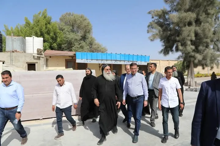 وزير الزراعة: مشاريع دير مارمينا تمثل نموذجاً شاملاً للإنتاج الزراعي والداجني والصناعي وزير الزراعة: مشاريع دير مارمينا تمثل نموذجاً شاملاً للإنتاج الزراعي والداجني والصناعي