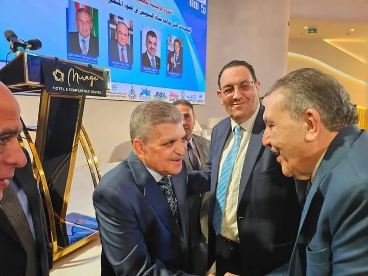 أسامة ربيع: تحسن الأوضاع في البحر الأحمر يمهد لاستئناف الملاحة تدريجياً في قناة السويس أسامة ربيع: تحسن الأوضاع في البحر الأحمر يمهد لاستئناف الملاحة تدريجياً في قناة السويس
