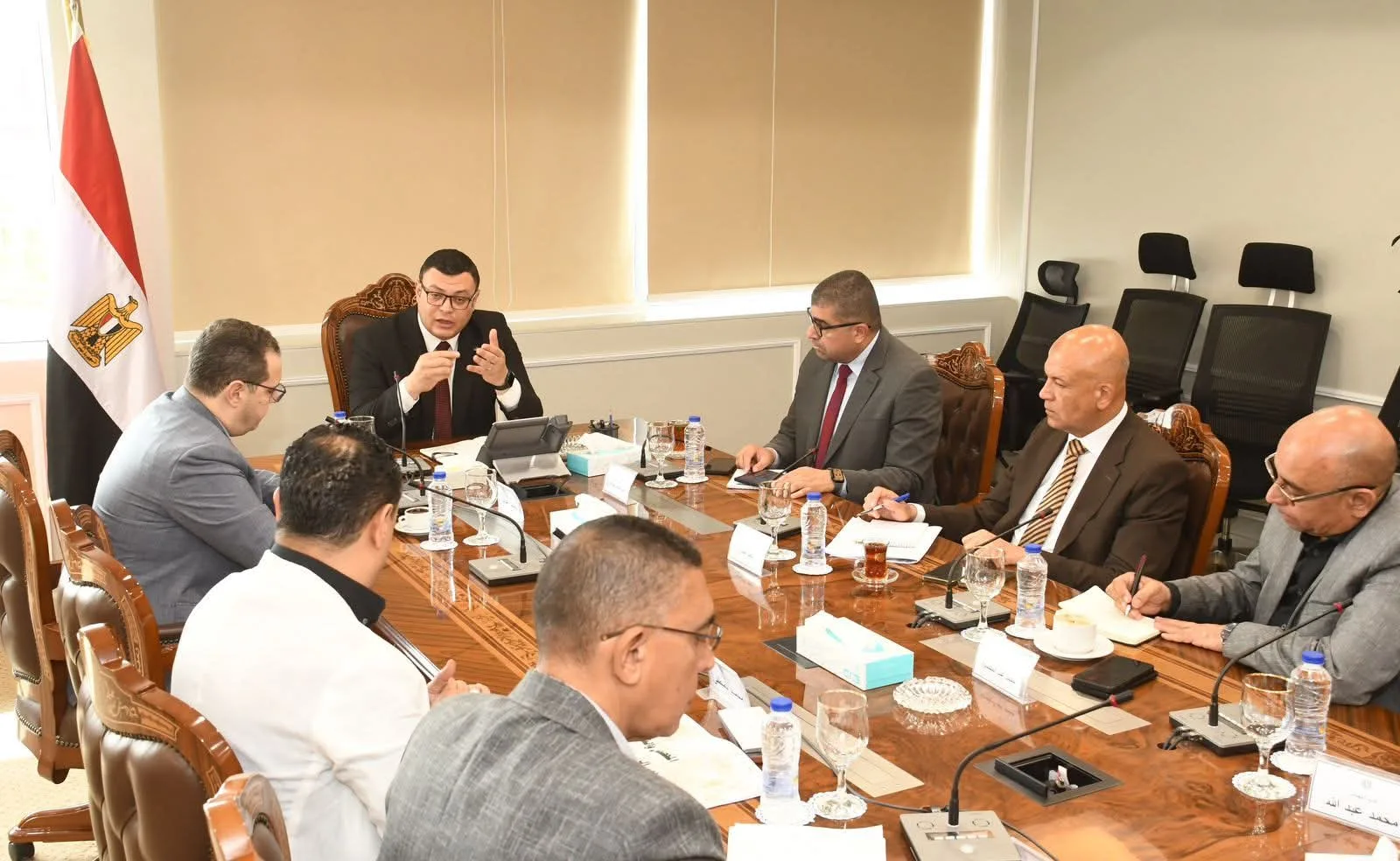 وزير الإسكان يجتمع برؤساء ومسؤولي هيئات تطوير مدن غرب القاهرة وزير الإسكان يجتمع برؤساء ومسؤولي هيئات تطوير مدن غرب القاهرة