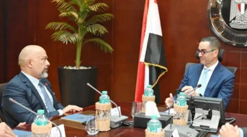 وزير الاستثمار يجتمع مع وفد من شركة اتصالات مصر لمناقشة مشروعات الشركة في السوق المصرية