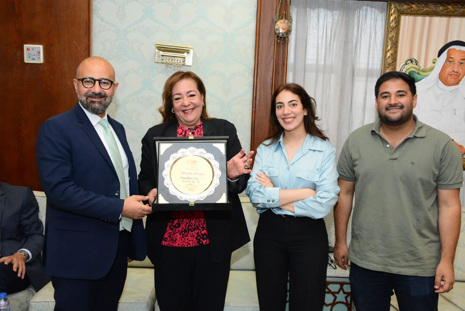 محمود الخطيب يرحب بالسفيرة الأمريكية في نادي الأهلي بالجزيرة محمود الخطيب يرحب بالسفيرة الأمريكية في نادي الأهلي بالجزيرة