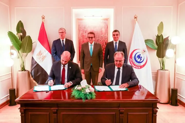 وزير الصحة يشارك في توقيع اتفاقية تعاون مع شركة “فيليبس” وزير الصحة يشارك في توقيع اتفاقية تعاون مع شركة “فيليبس”