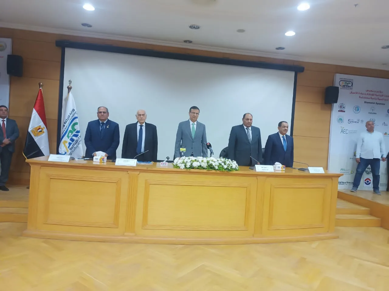 رئيس مركز البحوث الزراعية: بفضل دعم الحكومة والعلماء، حققنا تقدمًا ملحوظًا في الإنتاج الزراعي المصري رئيس مركز البحوث الزراعية: بفضل دعم الحكومة والعلماء، حققنا تقدمًا ملحوظًا في الإنتاج الزراعي المصري