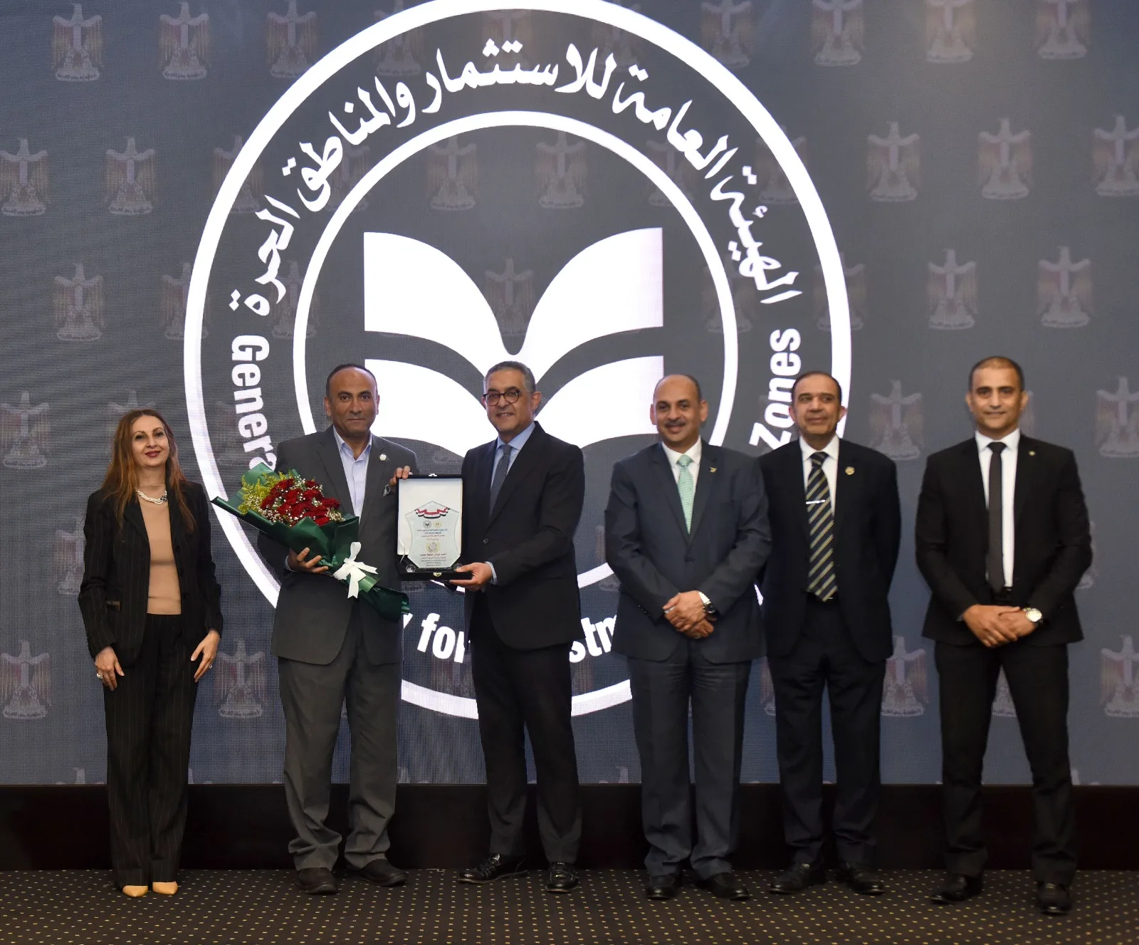 هيئة الاستثمار تكرم شبابها المتفوقين في مجالات الفن والرياضة والإدارة المؤسسية هيئة الاستثمار تكرم شبابها المتفوقين في مجالات الفن والرياضة والإدارة المؤسسية