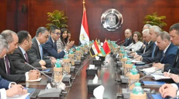 وزير الاستثمار يناقش مع رئيس البرلمان البيلاروسي تعزيز الشراكة الاقتصادية والتجارية بين الدولتين