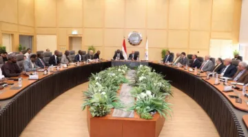 وزير الصناعة والنقل يلتقي وزير البنية التحتية التشادي