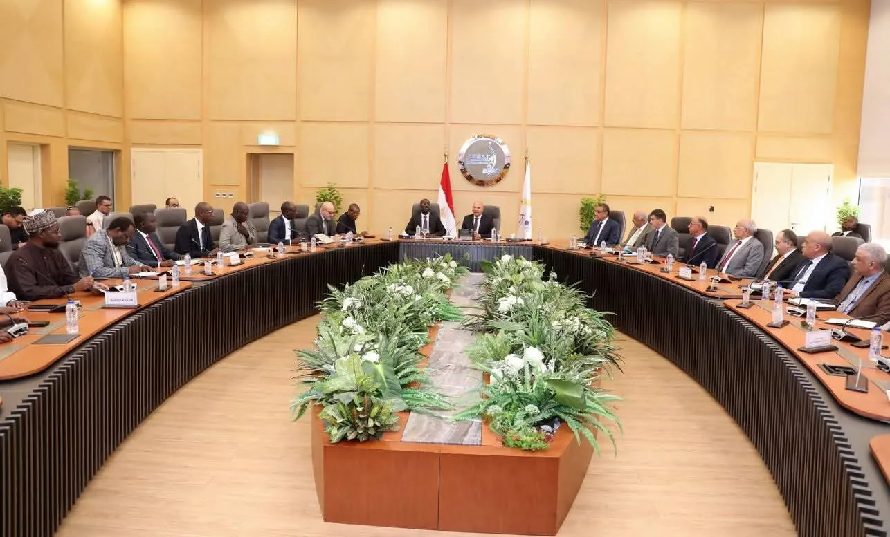 وزير الصناعة والنقل يلتقي وزير البنية التحتية التشادي وزير الصناعة والنقل يلتقي وزير البنية التحتية التشادي
