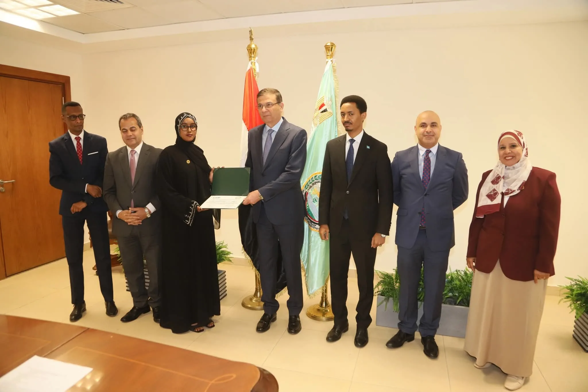 وزير الزراعة يحتفل بتخرج المتدربين الصوماليين في برنامج إدارة التربة والري والمحاصيل وزير الزراعة يحتفل بتخرج المتدربين الصوماليين في برنامج إدارة التربة والري والمحاصيل