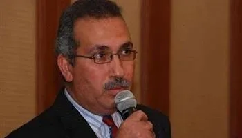 خبير اقتصادي: التحكم في سرعة الدين يبدأ من مشاريع إنتاجية فعّالة
