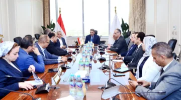 نائب وزير التموين يناقش مع “فيرنبرو” و”GRG” خطة تحسين المنافذ وتعزيز التعاون مع القطاع الخاص